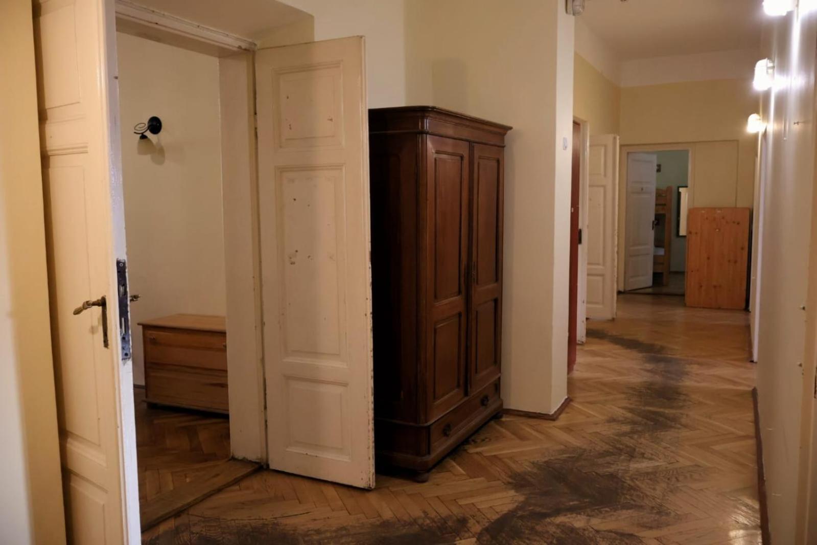 50 People Apartment Краков Экстерьер фото