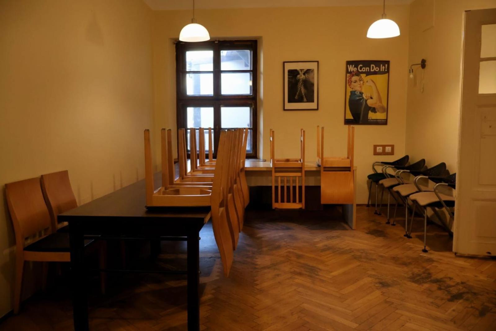 50 People Apartment Краков Экстерьер фото